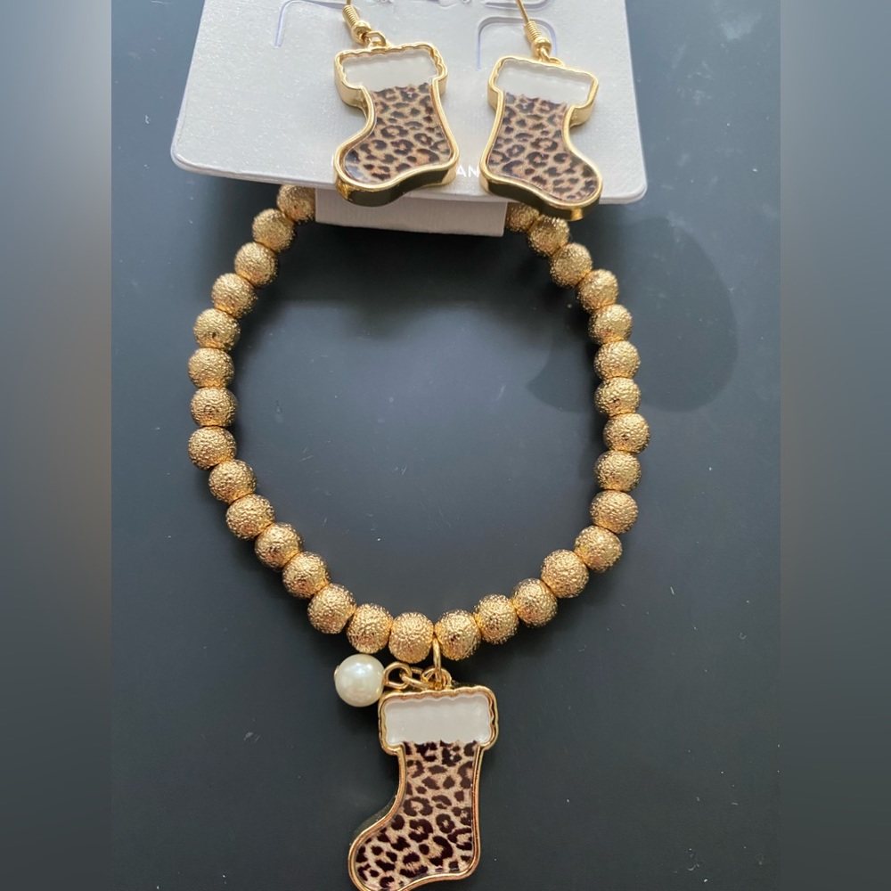 Bracelet & earrings